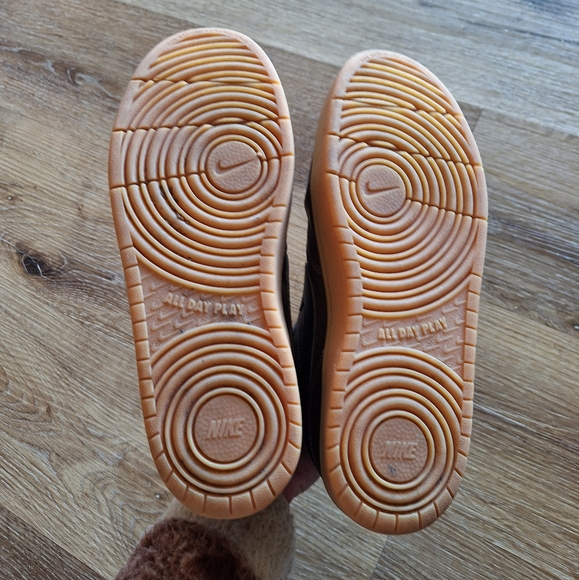 Nike Court Borough - Picture 10 of 15